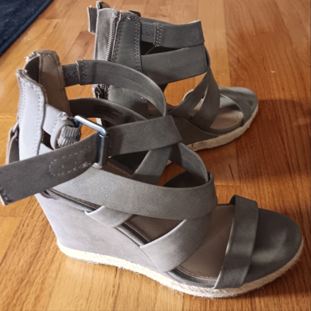 Wedges - Picture 3 of 7